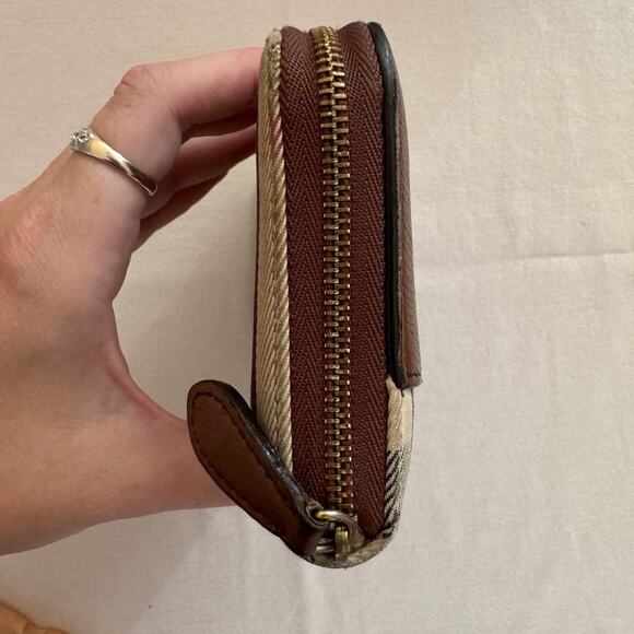 Burberry House Check Elmore Zip Around Clutch Wallet Tan Brown - Picture 9 of 9